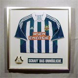 Объемная работа «Футболка с сувенирным мячом» 90х90 