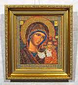 Вышивка «Богородица Казанская» 25,7х22,6
(рамка деревянная, стекло стандартное, задник, установка работы в раму, натяжка вышивки)
